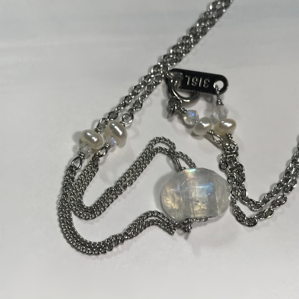 月の女神◇rainbow moonstone× Freshwater pearl／necklace／316L 9枚目の画像