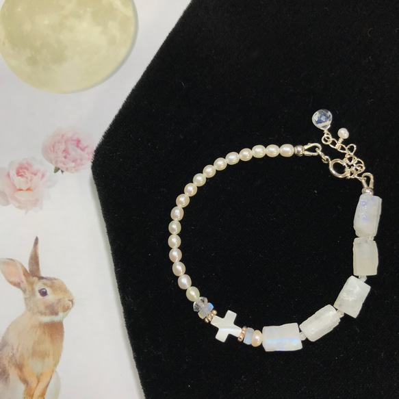 原石＊Blue moonstone／asymmetry cross pearl ／SV925 bracelet 4枚目の画像
