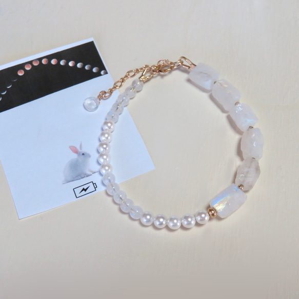 原石＊Rainbow moonstone×6／asymmetry pearl MIX ／14kgf bracelet 2枚目の画像