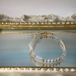 原石＊Rainbow moonstone×6／asymmetry pearl MIX ／14kgf bracelet 3枚目の画像
