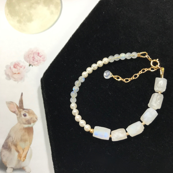 原石＊Rainbow moonstone×6／asymmetry pearl MIX ／14kgf bracelet 8枚目の画像