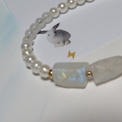 原石＊Rainbow moonstone×5／asymmetry pearl MIX ／14kgf bracelet 2枚目の画像
