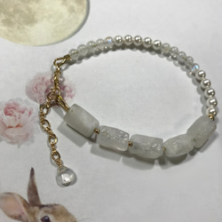 原石＊Rainbow moonstone×5／asymmetry pearl MIX ／14kgf bracelet 8枚目の画像