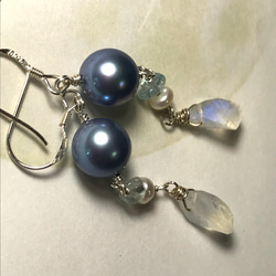 sold out！海のひかり・月のひかり◇Moonstone×Akoya Blue Pearl／SV925-pierce 8枚目の画像