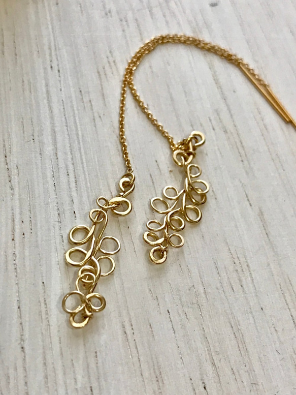 茎葉植物のピアス 2枚目の画像