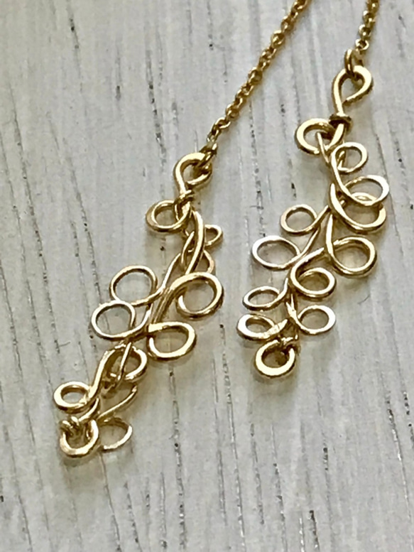 茎葉植物のピアス 4枚目の画像