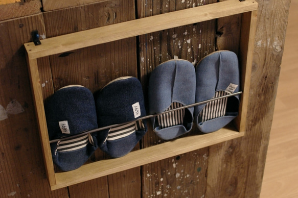 ①壁掛け マガジンラック スリッパラック 2WAY 本棚・絵本棚