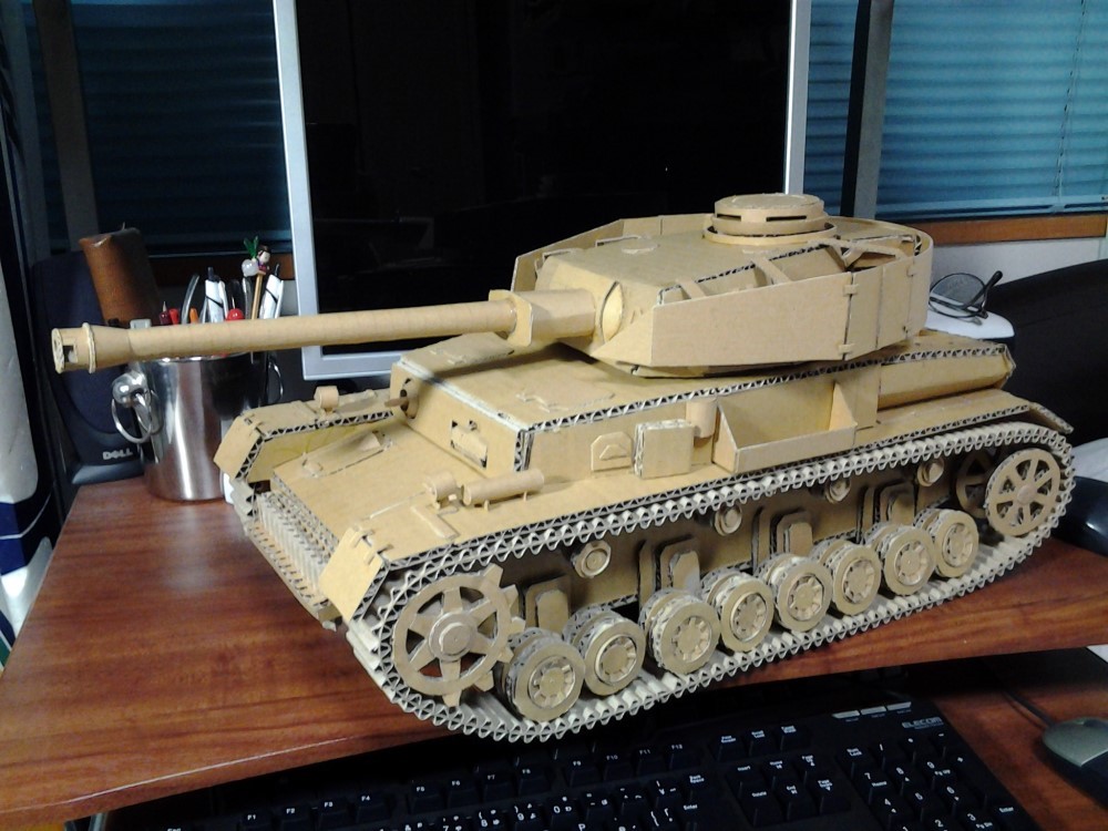 戦車 手作りです。