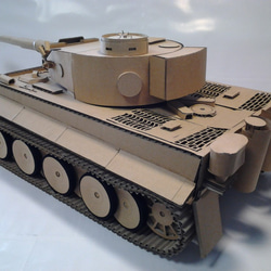 ダンボール戦車（旧ドイツ軍タイガー１戦車）組み立てキット　ペーパークラフト 3枚目の画像