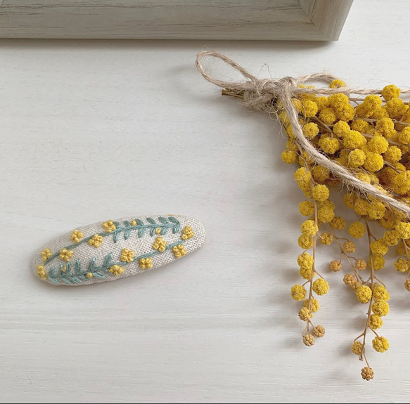 再販21【受注製作】刺繍パッチンどめ「ミモザリース」 ヘアピン 