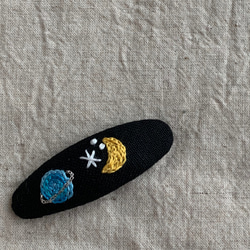 再販15【受注製作】刺繍パッチンどめ「月と惑星」 1枚目の画像
