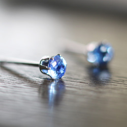 【補貨】寶石級藍晶石刻面耳環（4毫米，醫用不鏽鋼） 第3張的照片