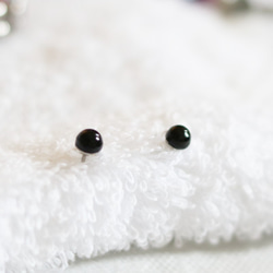 [補貨] 黑瑪瑙耳環（4毫米，醫用不鏽鋼） 第3張的照片