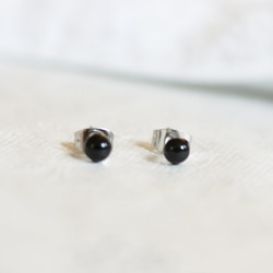 [補貨] 黑瑪瑙耳環（4毫米，醫用不鏽鋼） 第4張的照片