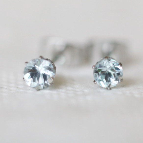 [再次上架] 寶石級海藍寶石刻面切割耳環（4 毫米，手術不銹鋼） 第1張的照片