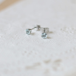 [再次上架] 寶石級海藍寶石刻面切割耳環（4 毫米，手術不銹鋼） 第5張的照片