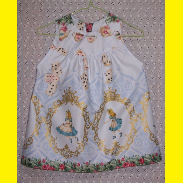 不思議の国のアリス柄チュニック☆110~121cm／ブルー