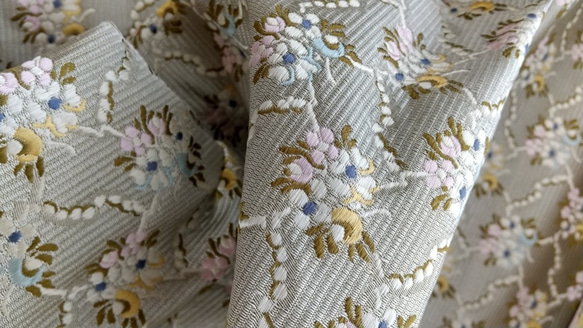 シルク生地 ブーケ ジャガード織り (GA747) 生地 GEMELLO