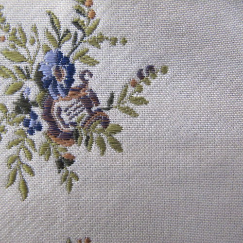 フランスアンティークGROS DE TOURS サンプル刺繍シルククロス