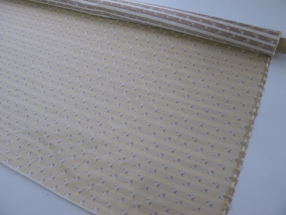 シルクジャガード　フルーレット（ソフトイエロー地/ホワイト）ジャガード織 2枚目の画像