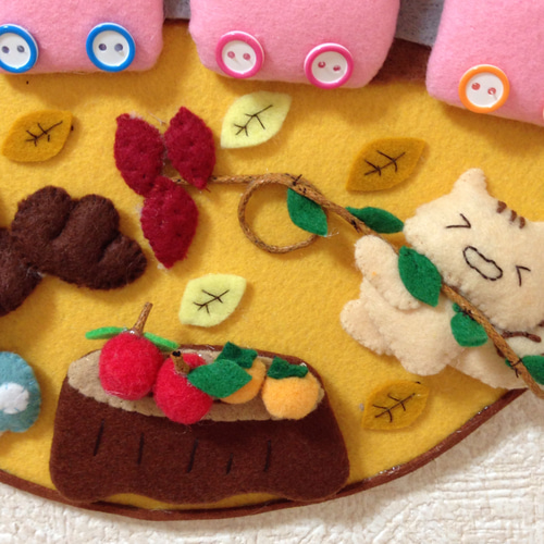 ハンドメイド 秋 フェルトリース タペストリー・壁掛け