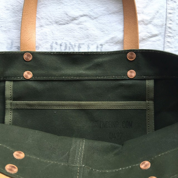 Wax canvas Olieve Green bucket style tote Medium INDBNP_427 第5張的照片