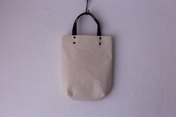 來自岡山縣的9號帆布鏤空“ W”簡單袋IND0846，帶有彩色填縫（黑色），可盡情享受 第2張的照片