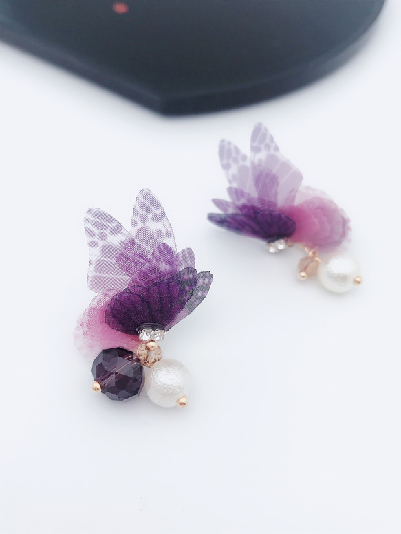 パープル蝶々のピアス イヤリング UV レジン アレルギー対応 