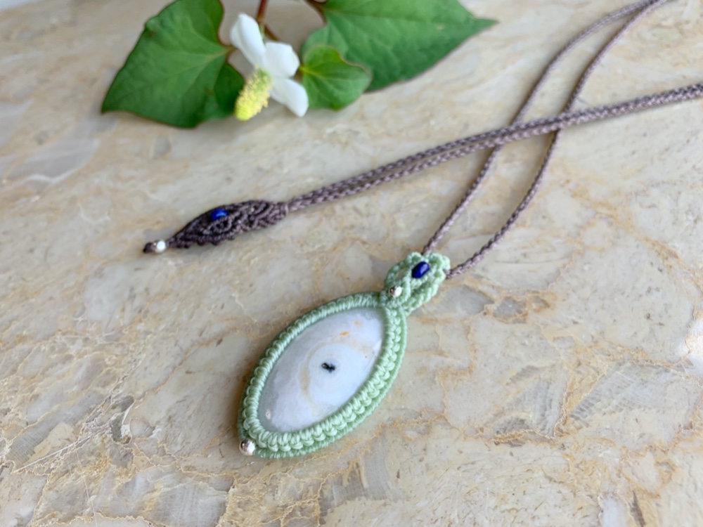 ソーラークォーツ〜ダブルフレーム・マクラメペンダント〜no.11019