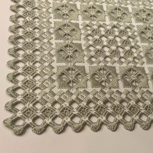 アンティークノルウェー ハーダンガー刺繍レース 十字架クロス型