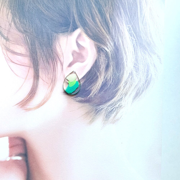 【Heven】ペイント耳飾り　プラバン　レジン　ペイントアクセサリー　アクリル　しずく型 5枚目の画像