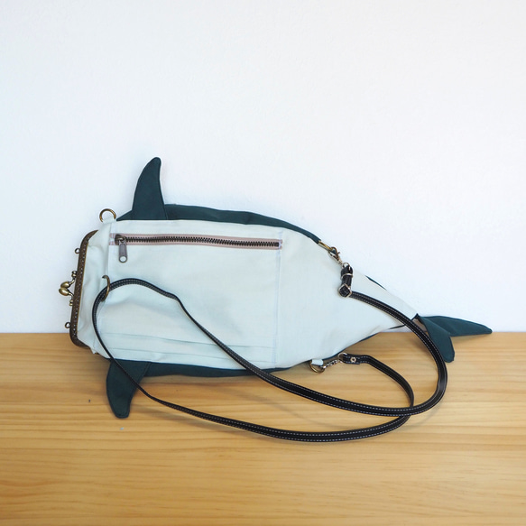 ジンベイザメの帆布3wayボディバッグ『レース　がま口』 15枚目の画像