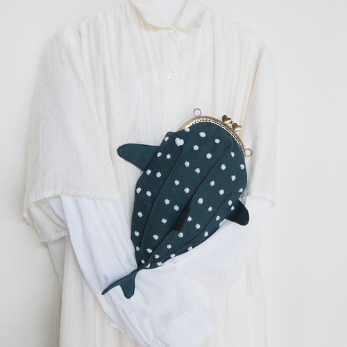 受注制作 ジンベイザメ ぷくぷくがま口ポーチ 「刺繍」Sサイズ がま口