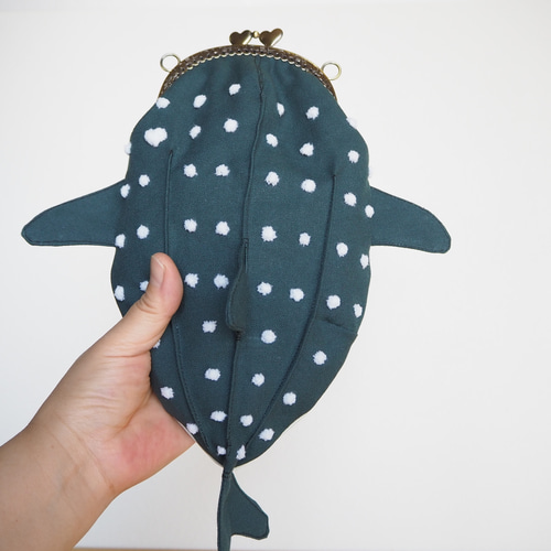 受注制作 ジンベイザメ ぷくぷくがま口ポーチ 「刺繍」Sサイズ がま口