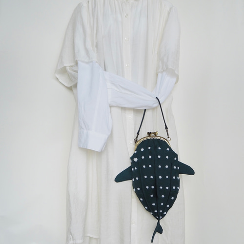 受注制作 ジンベイザメ ぷくぷくがま口ポーチ 「刺繍」Sサイズ がま口