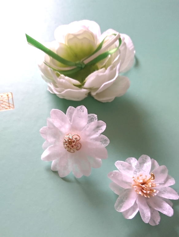 PaperFlower…マーガレットピアス・イヤリング変更可能 3枚目の画像