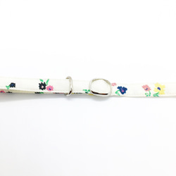 猫 犬 首輪 リバティプリント × Straccato ホワイト 花柄 プレゼントにおすすめ♫ 2枚目の画像