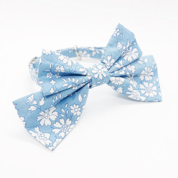 〈再販〉 猫 犬 首輪 リバティプリント × Capel ラージリボン ライトブルー 花柄 プレゼントにおすすめ♫ 2枚目の画像