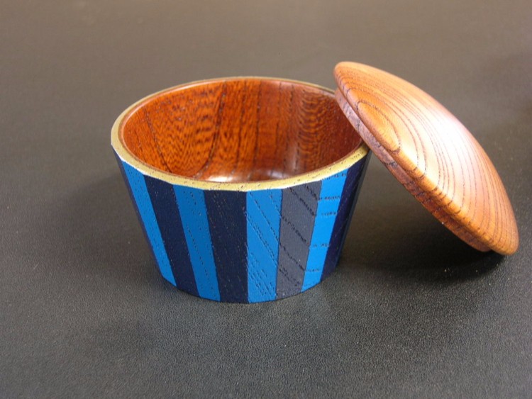 小さな蓋物”マフィン”／24角・青紺ストライプ