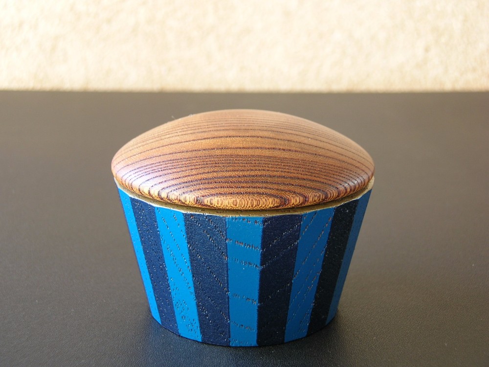 小さな蓋物”マフィン”／24角・青紺ストライプ