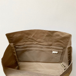 紙袋みたいなバッグインバッグ　パラフィンキャンバス　濃いベージュ 5枚目の画像