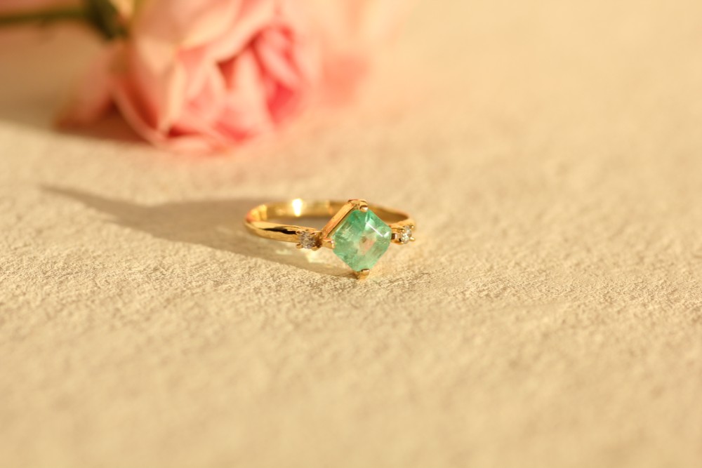 パステルカラー ミントグリーン エメラルドリング