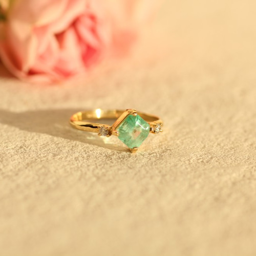 z203]エメラルドグリーン シルバーリング 7.0g エメラルド リング 0.7