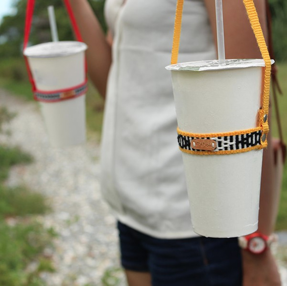 miholol 帶著走 - 編織環保杯帶 | 飲料杯帶 | 杯套 | 黃黑菱形紋 第3張的照片