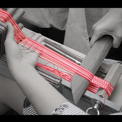 miholol 捲著走 - 編織皮革捲線器 | 集線器 | 收線器 |  紅黑平織 第5張的照片