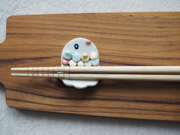 多彩的翻車魚筷子休息 第2張的照片