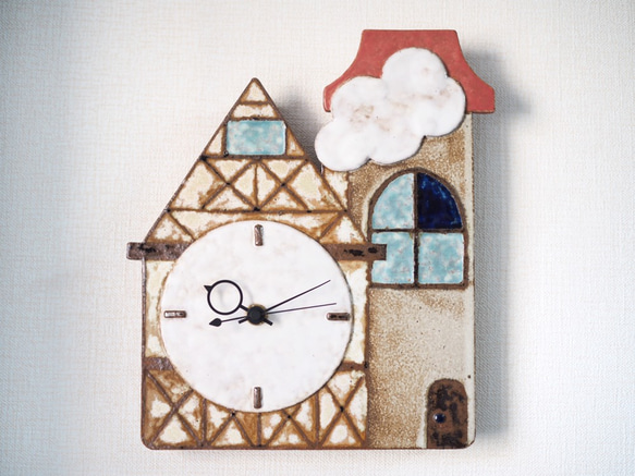 壁掛け時計【えんとつのある家と塔】 1枚目の画像