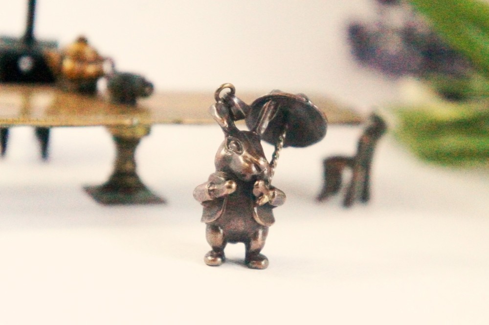 雨ウサギ　～真似っこ～