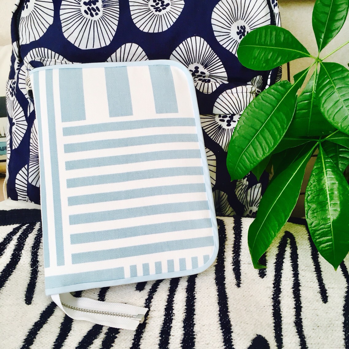 【値下げしました！】クリッパンの布で★母子手帳ケース ファスナー銀