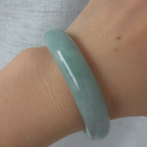 楕円形本翡翠バングル
